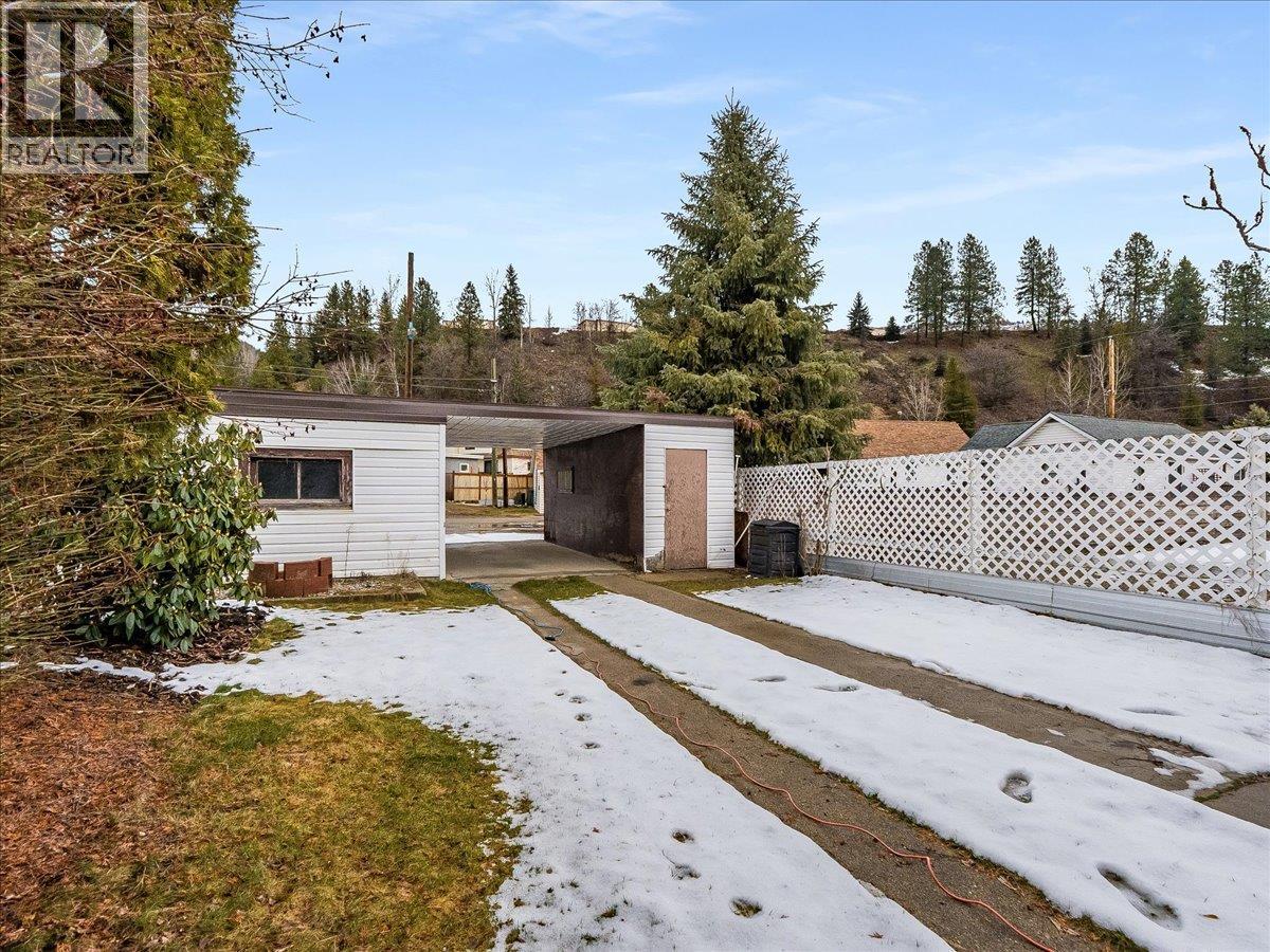 1867 Fifth Avenue, Trail, British Columbia  V1R 2G1 - Photo 42 - 10376905