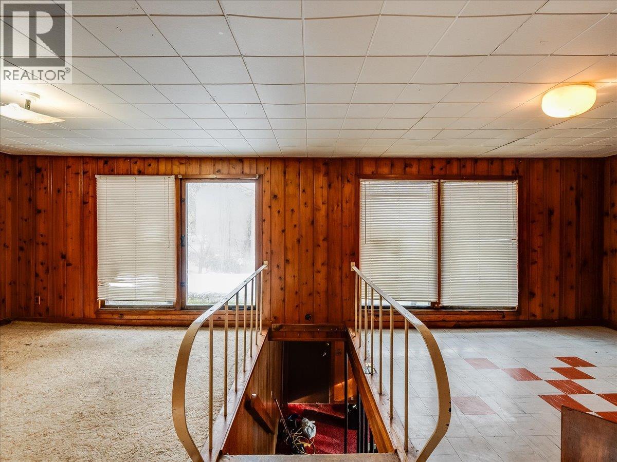 2962 Charleston Avenue, Castlegar, British Columbia  V1N 4V3 - Photo 16 - 10376932