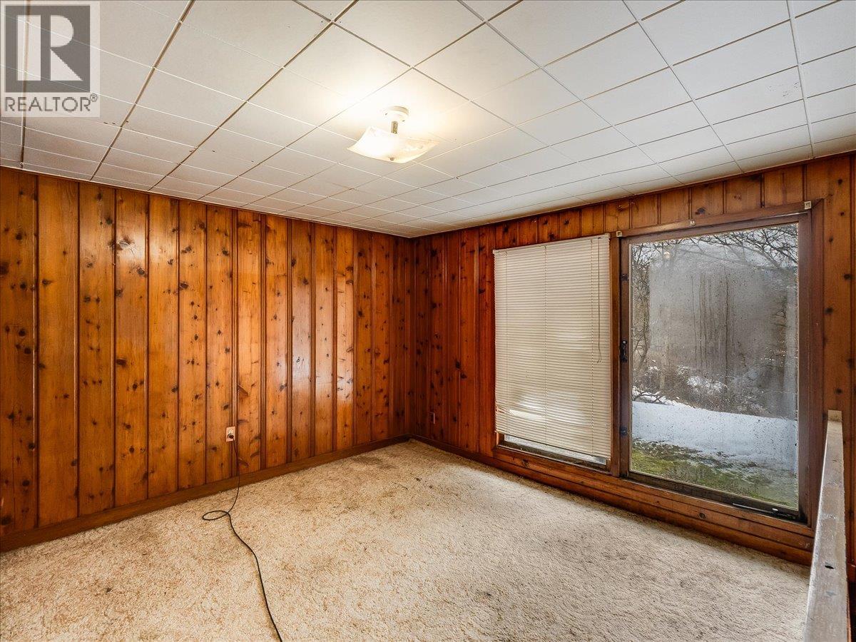 2962 Charleston Avenue, Castlegar, British Columbia  V1N 4V3 - Photo 17 - 10376932