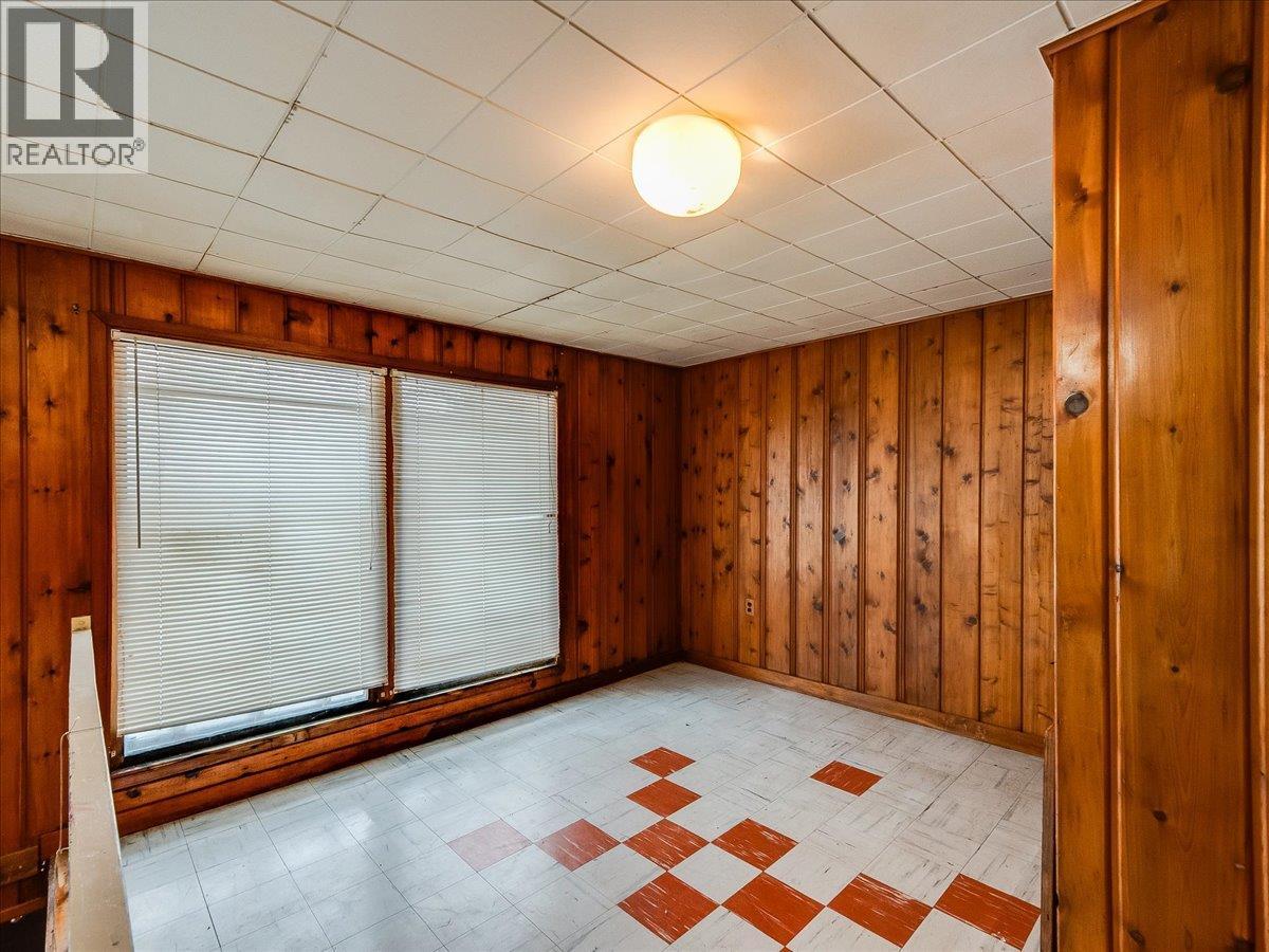 2962 Charleston Avenue, Castlegar, British Columbia  V1N 4V3 - Photo 18 - 10376932