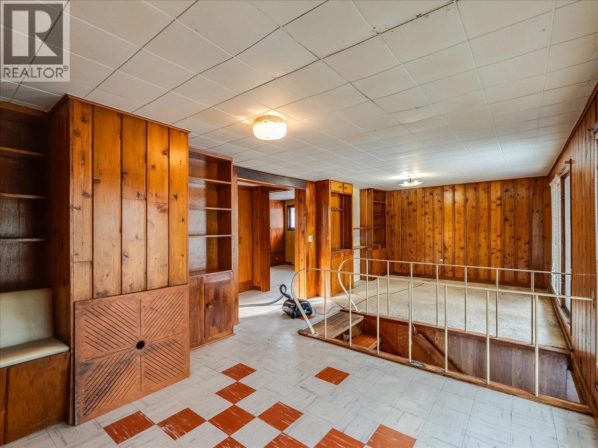 2962 Charleston Avenue, Castlegar, British Columbia  V1N 4V3 - Photo 20 - 10376932