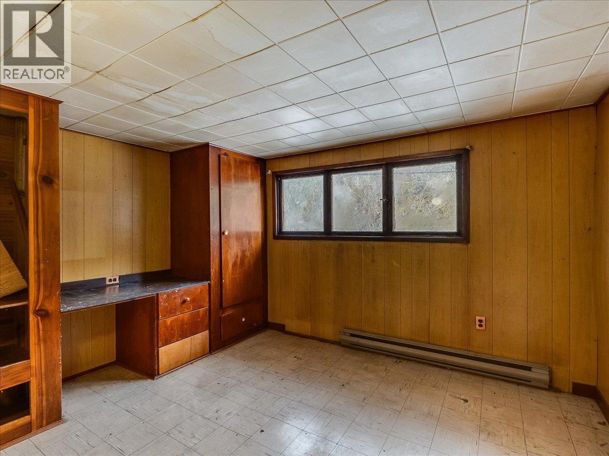 2962 Charleston Avenue, Castlegar, British Columbia  V1N 4V3 - Photo 21 - 10376932