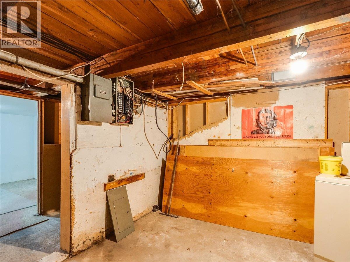 2962 Charleston Avenue, Castlegar, British Columbia  V1N 4V3 - Photo 25 - 10376932