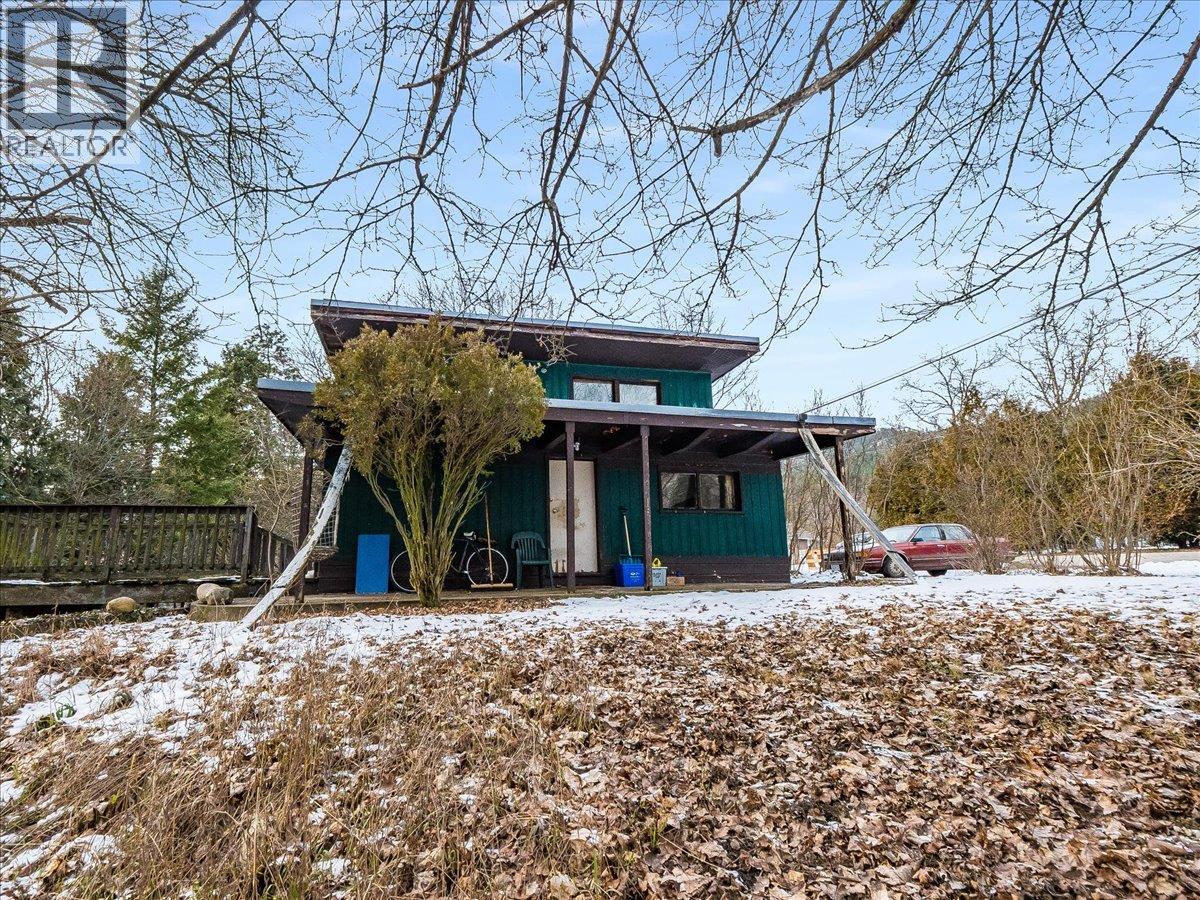 2962 Charleston Avenue, Castlegar, British Columbia  V1N 4V3 - Photo 37 - 10376932