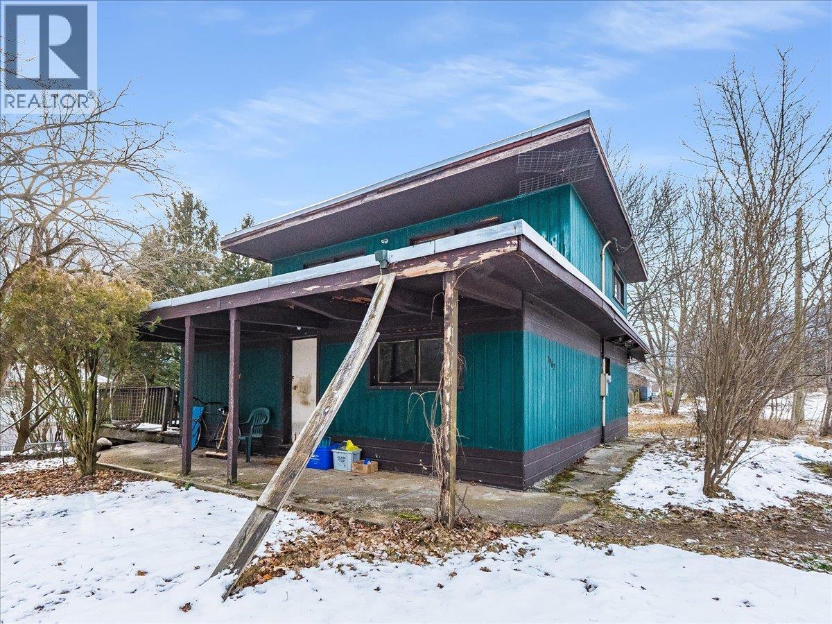 2962 Charleston Avenue, Castlegar, British Columbia  V1N 4V3 - Photo 38 - 10376932