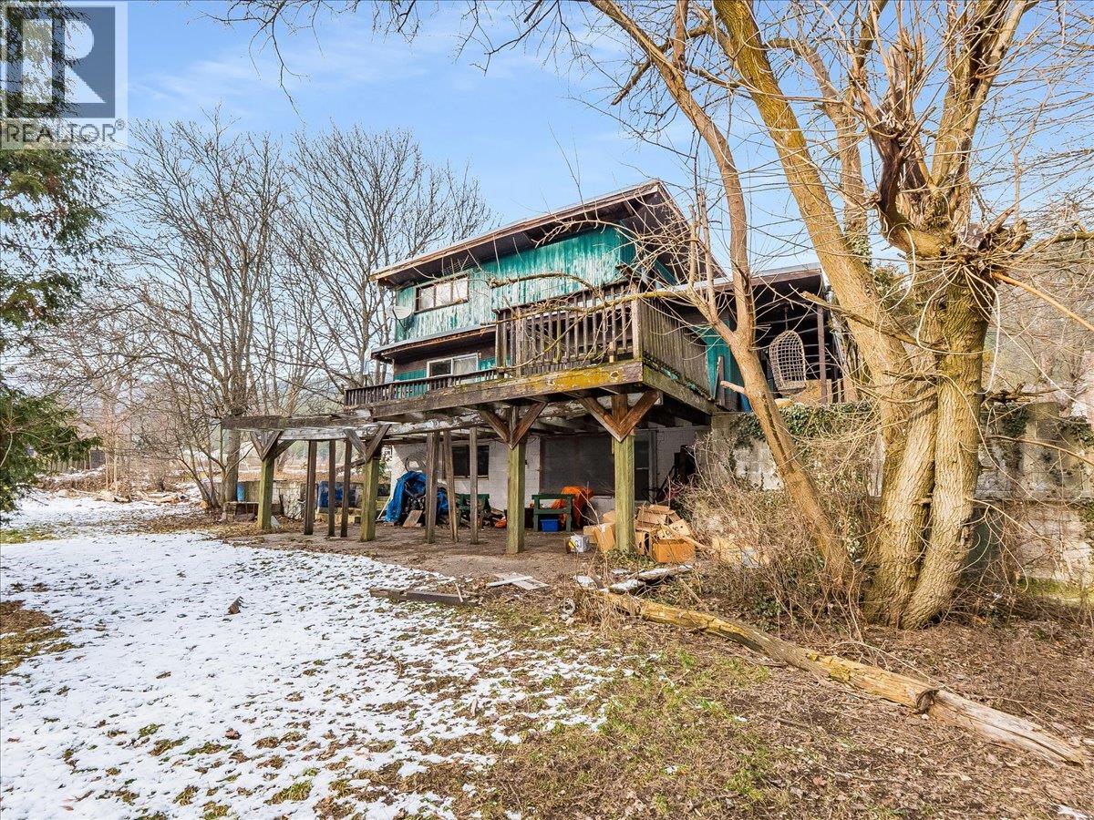 2962 Charleston Avenue, Castlegar, British Columbia  V1N 4V3 - Photo 5 - 10376932