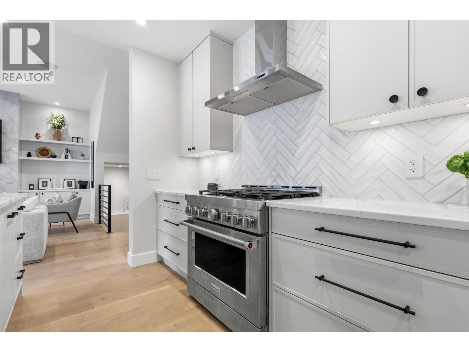 451 Vision Court, Kelowna, British Columbia  V1W 0C4 - Photo 10 - 10376857