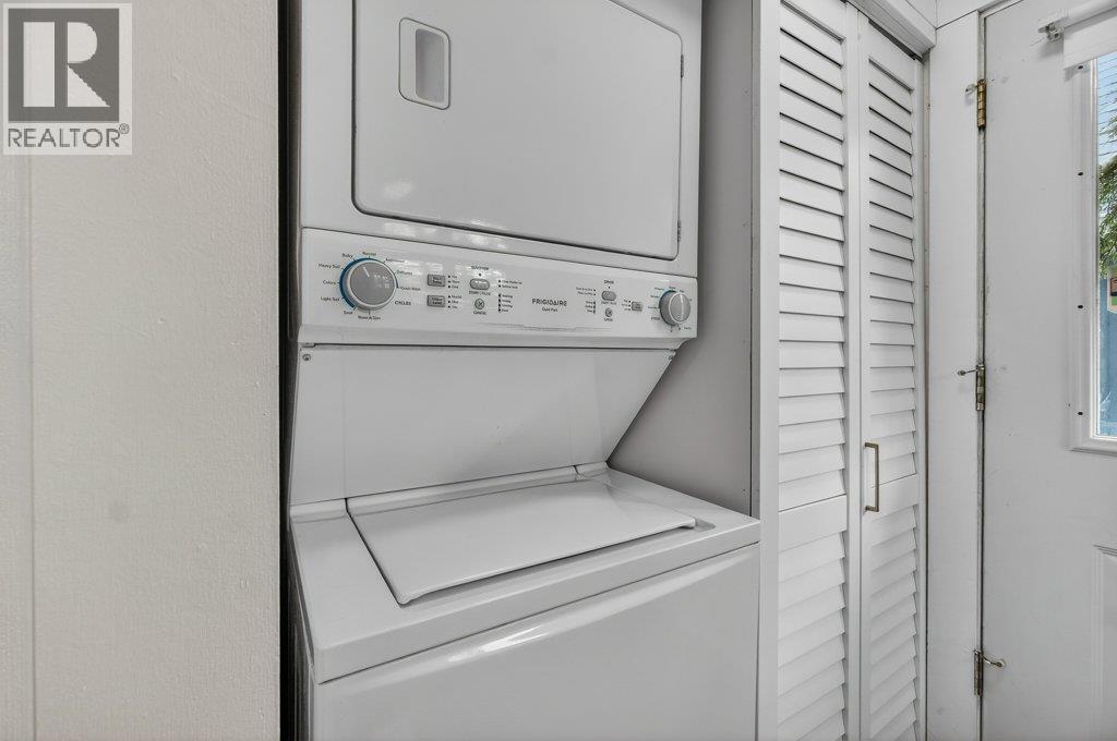 2814 Caen Road, Sorrento, British Columbia  V0E 2W0 - Photo 10 - 10376956