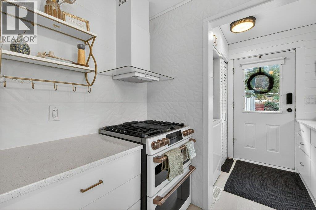 2814 Caen Road, Sorrento, British Columbia  V0E 2W0 - Photo 14 - 10376956