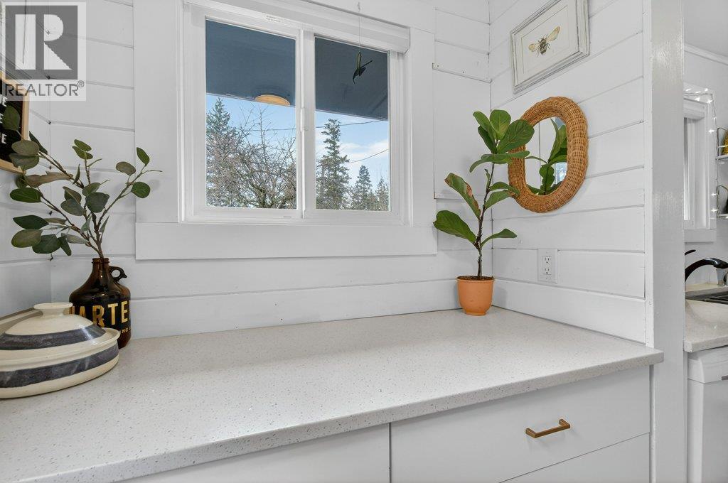 2814 Caen Road, Sorrento, British Columbia  V0E 2W0 - Photo 8 - 10376956