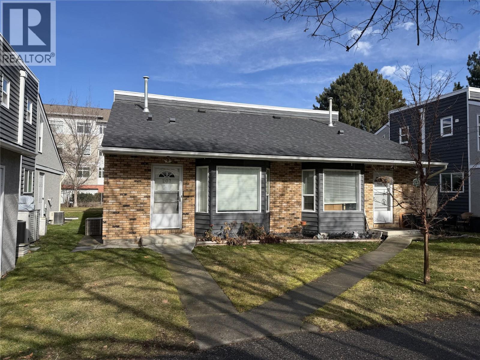 3155 Gordon Drive Unit# 207, Kelowna, British Columbia  V1W 3N5 - Photo 1 - 10376562