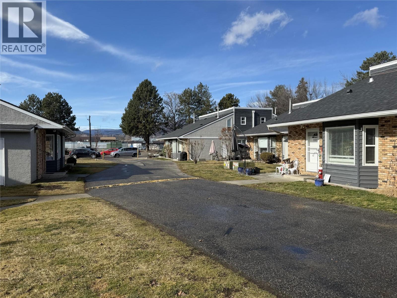 3155 Gordon Drive Unit# 207, Kelowna, British Columbia  V1W 3N5 - Photo 3 - 10376562