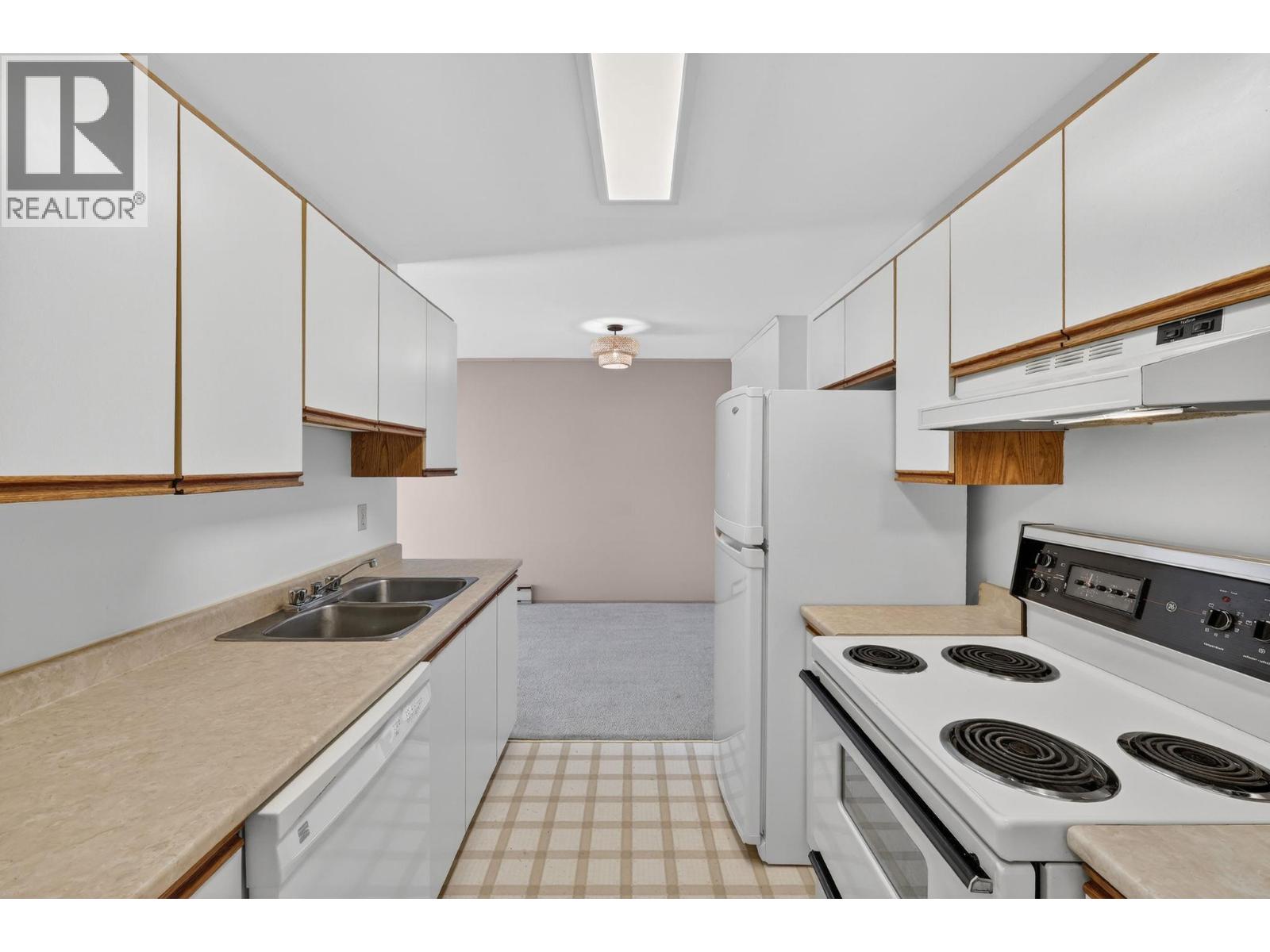 3180 De Montreuil Court Unit# 307, Kelowna, British Columbia  V1W 3W4 - Photo 8 - 10377000