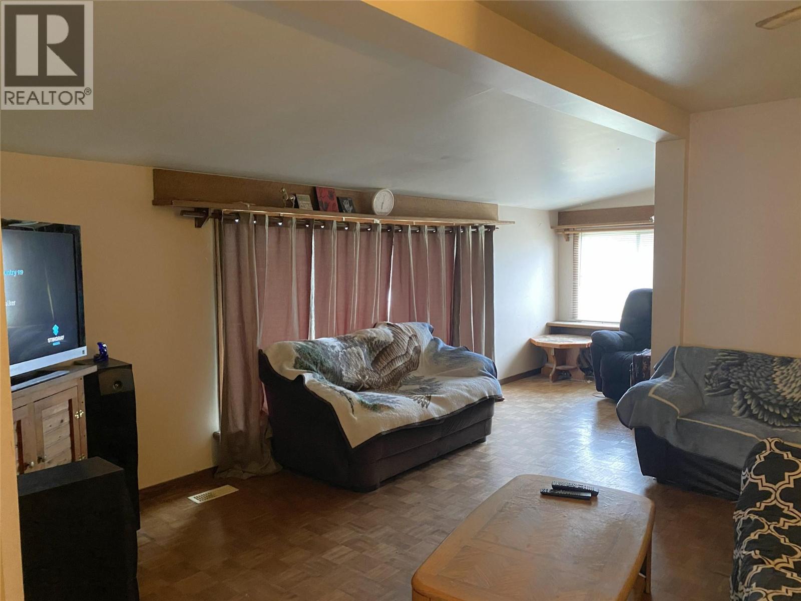 5945 Darcy Road, Grand Forks, British Columbia  V0H 1H4 - Photo 6 - 10376405