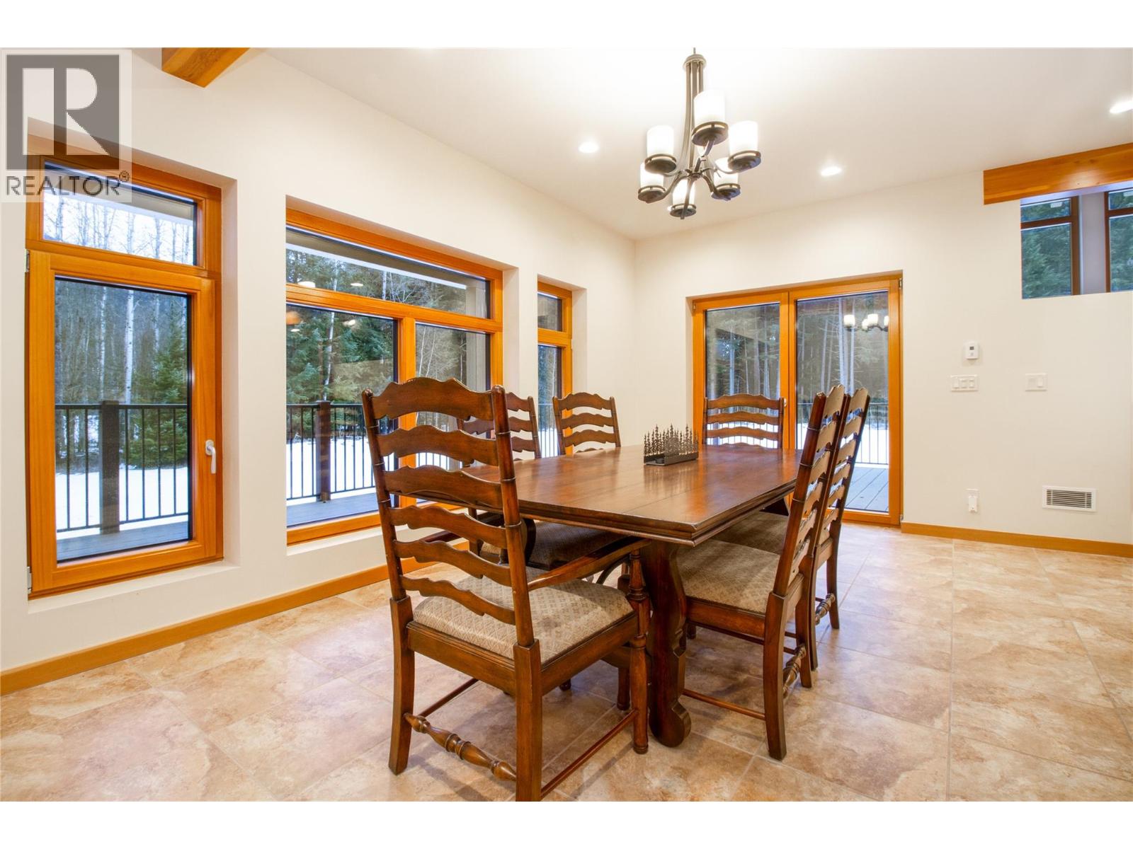 3266 Airport Way, Revelstoke, British Columbia  V0E 2S3 - Photo 13 - 10376848