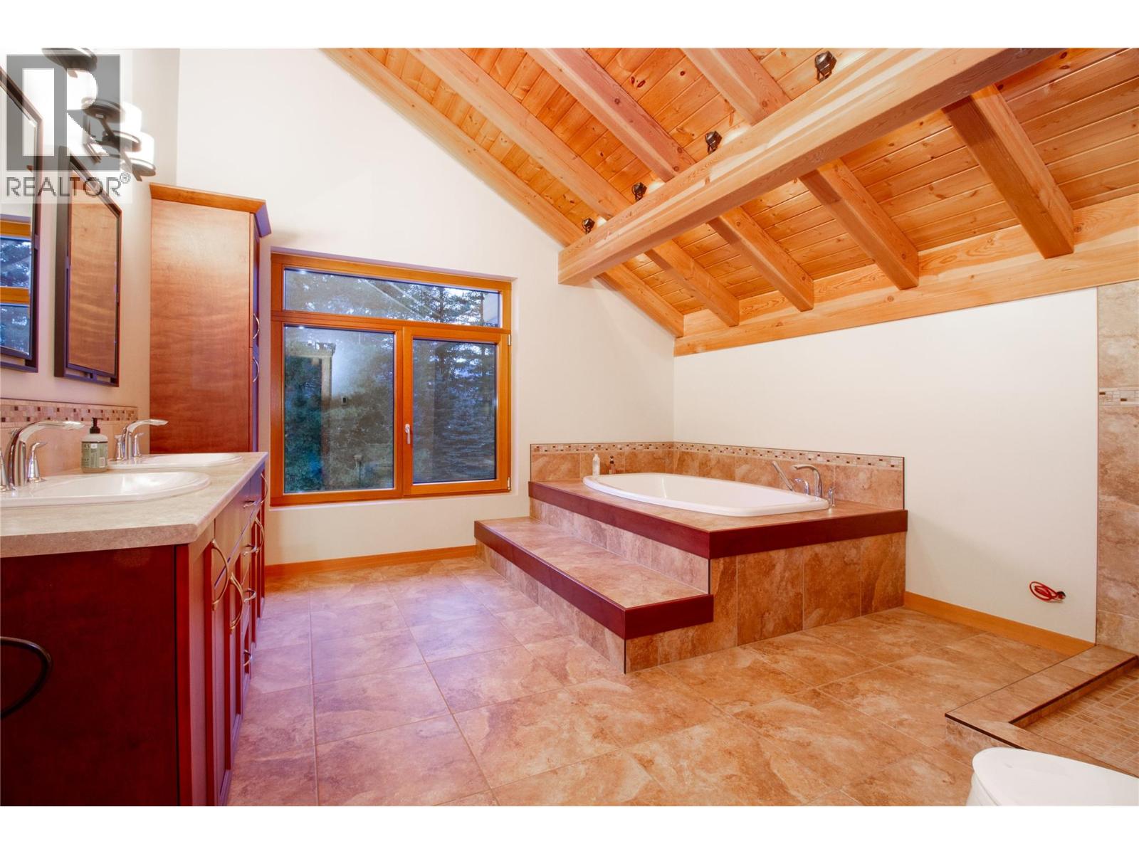 3266 Airport Way, Revelstoke, British Columbia  V0E 2S3 - Photo 32 - 10376848