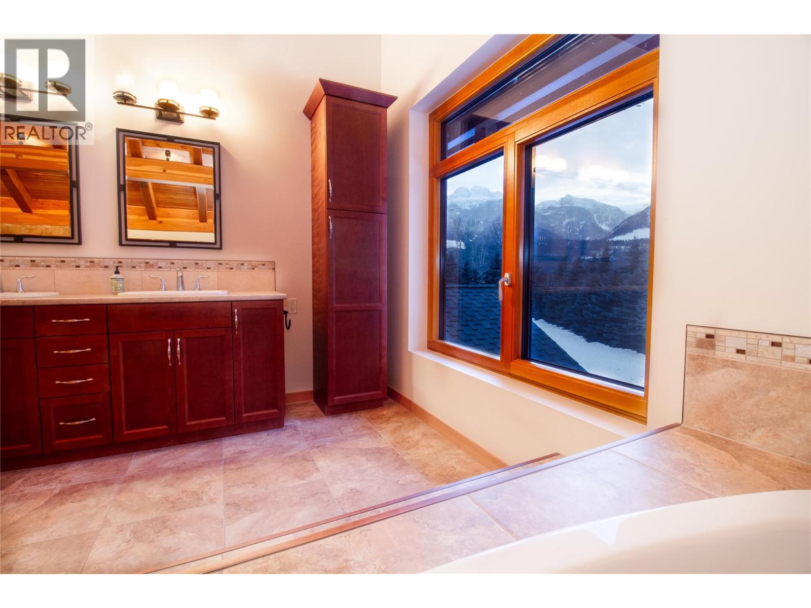 3266 Airport Way, Revelstoke, British Columbia  V0E 2S3 - Photo 33 - 10376848