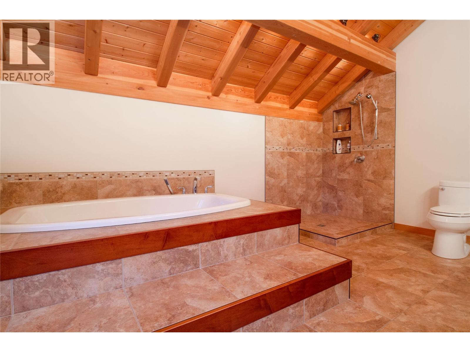 3266 Airport Way, Revelstoke, British Columbia  V0E 2S3 - Photo 34 - 10376848