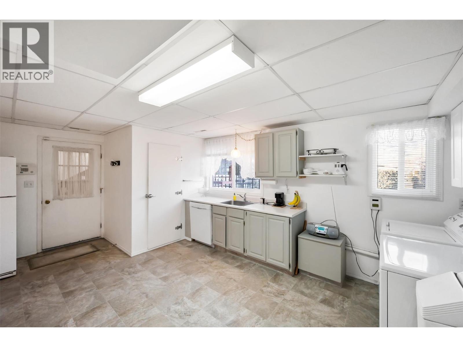 5 Dogwood Place, Osoyoos, British Columbia  V0H 1V0 - Photo 10 - 10377032