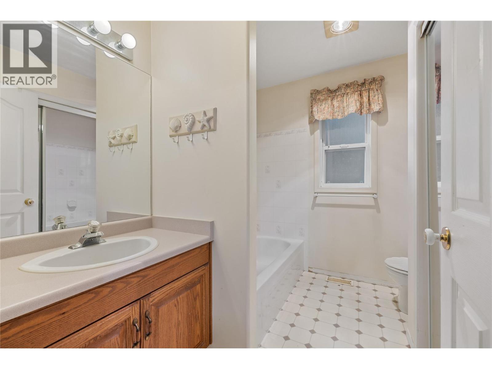 530 Glenmeadows Road, Kelowna, British Columbia  V1V 1Y7 - Photo 12 - 10376351