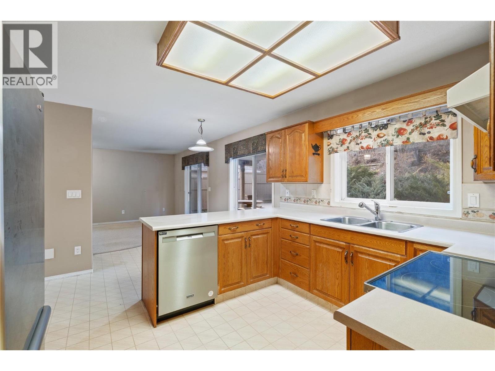 530 Glenmeadows Road, Kelowna, British Columbia  V1V 1Y7 - Photo 4 - 10376351