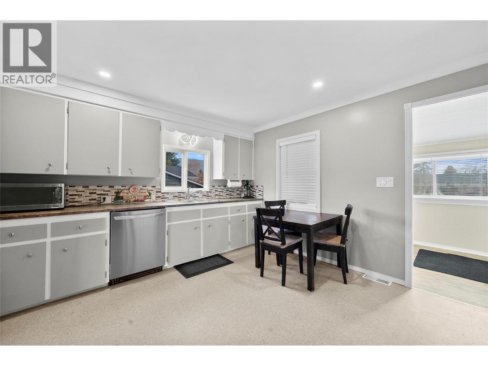 500 Polson Avenue, Enderby, British Columbia  V4Y 4A5 - Photo 7 - 10377002