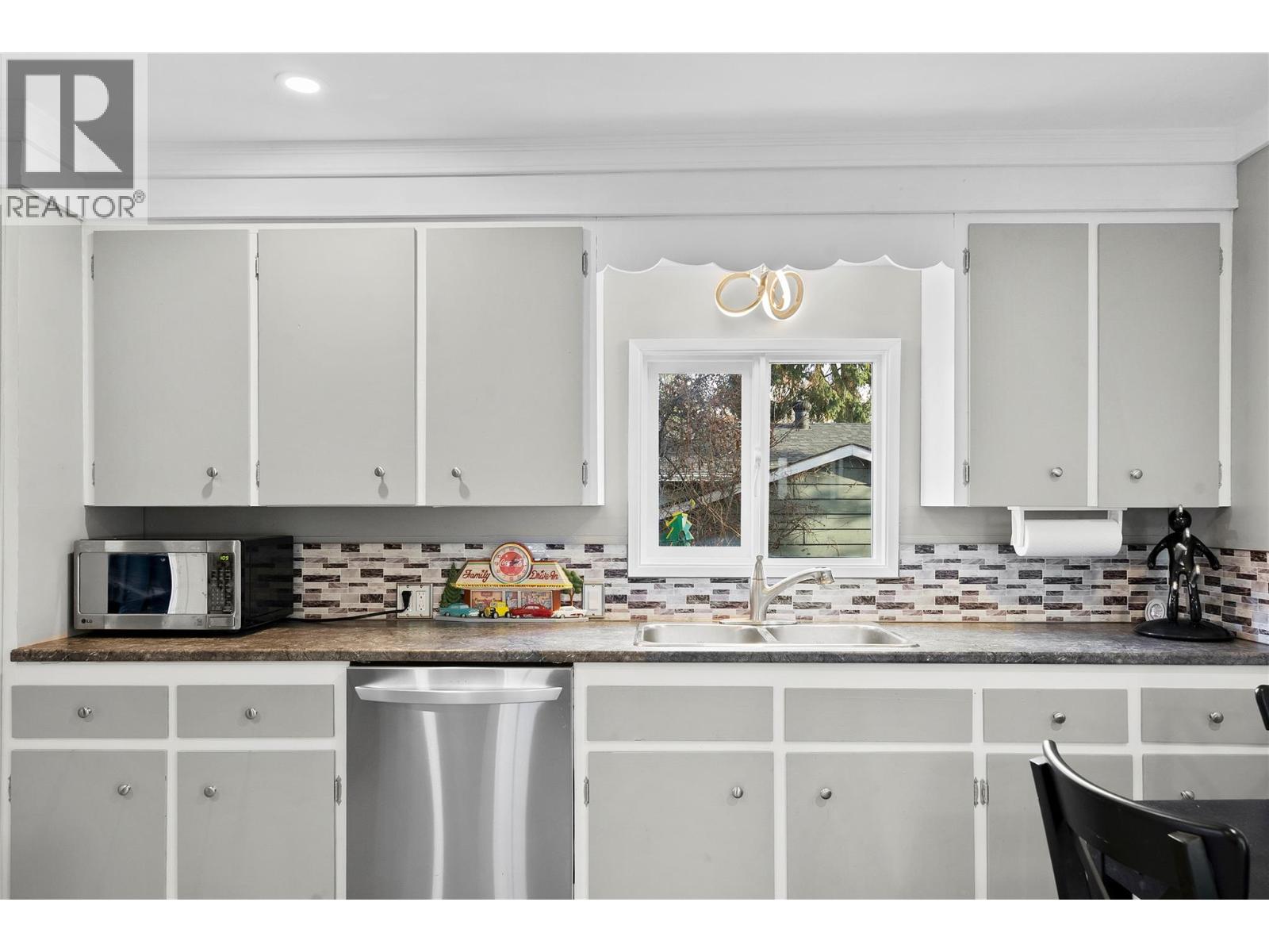 500 Polson Avenue, Enderby, British Columbia  V4Y 4A5 - Photo 8 - 10377002