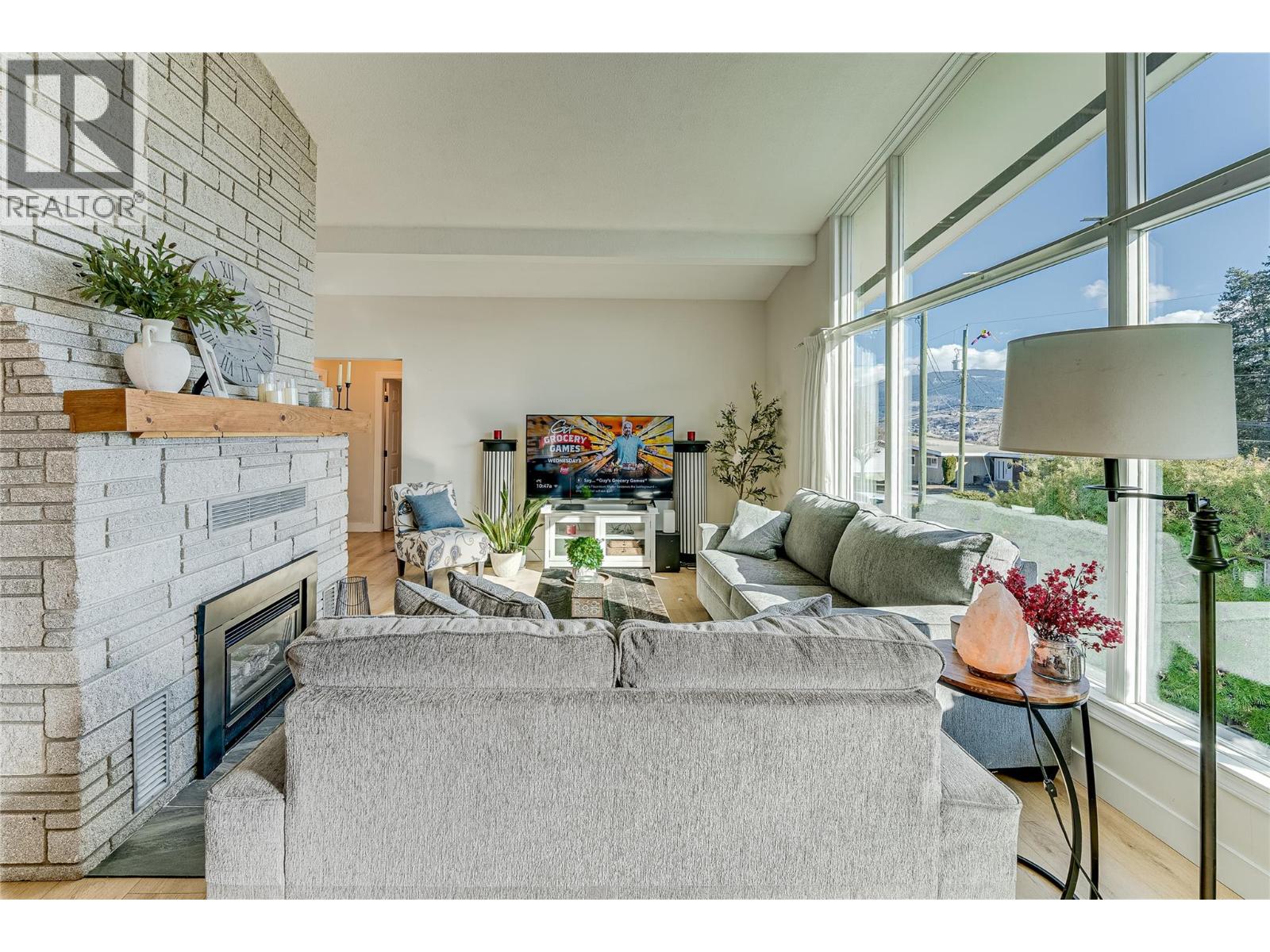 8700 Lakeview Drive, Coldstream, British Columbia  V1B 1W3 - Photo 5 - 10376805