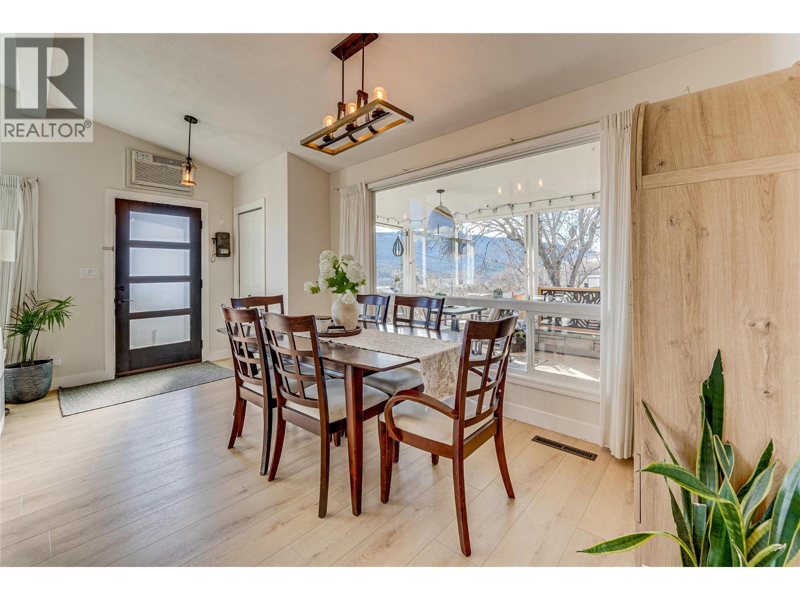 8700 Lakeview Drive, Coldstream, British Columbia  V1B 1W3 - Photo 7 - 10376805