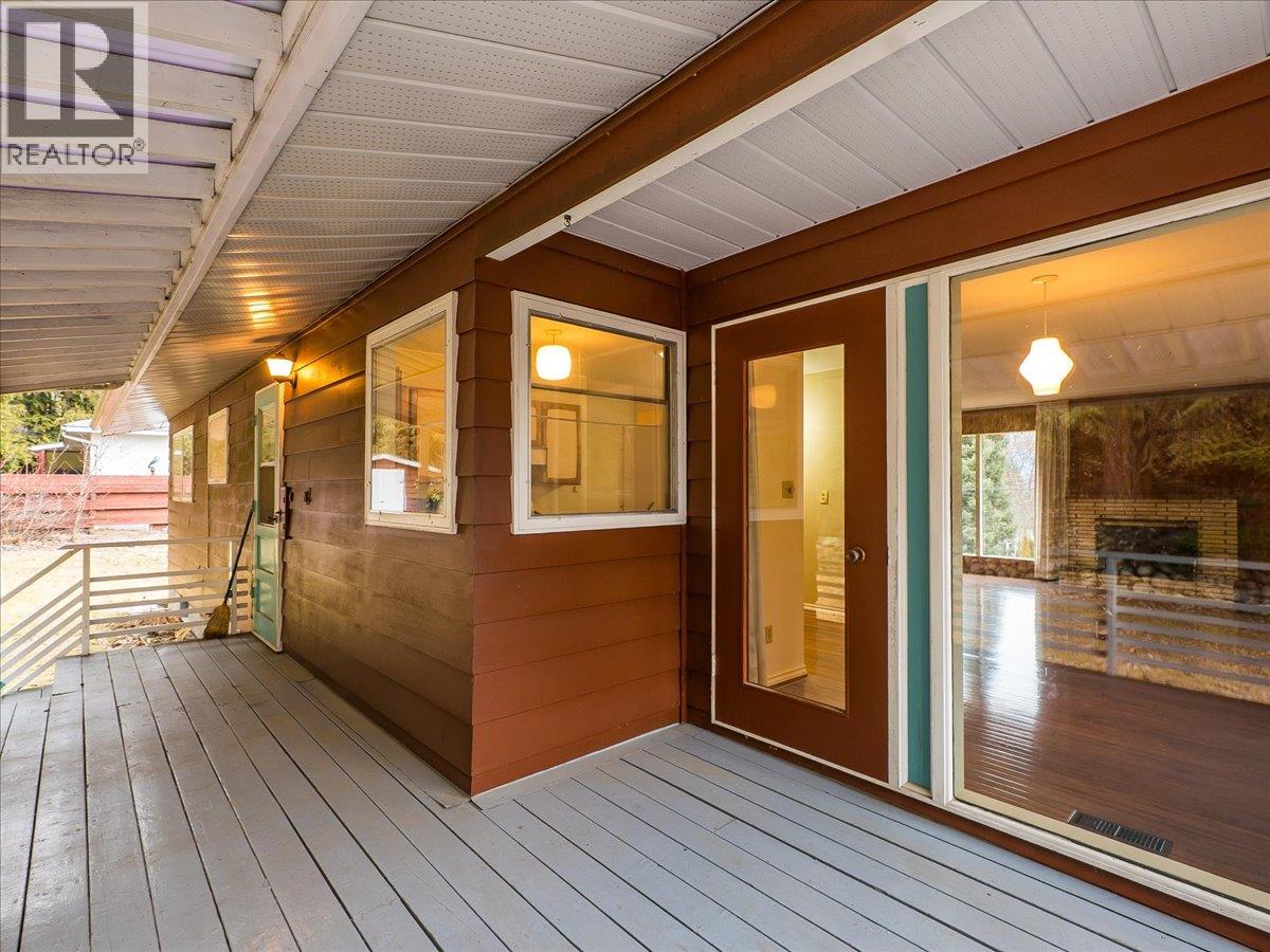 2242 11th Avenue, Castlegar, British Columbia  V1N 3A6 - Photo 10 - 10376492