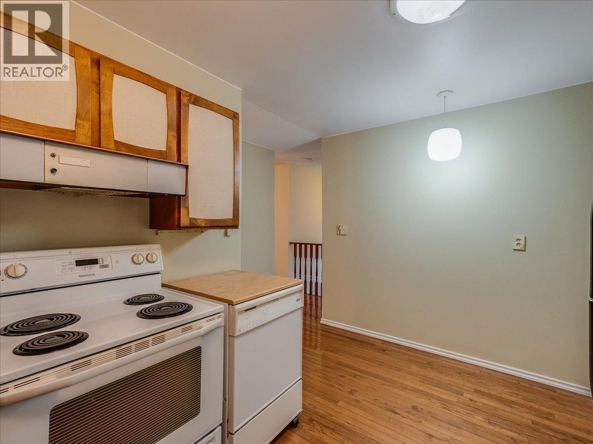 2242 11th Avenue, Castlegar, British Columbia  V1N 3A6 - Photo 16 - 10376492