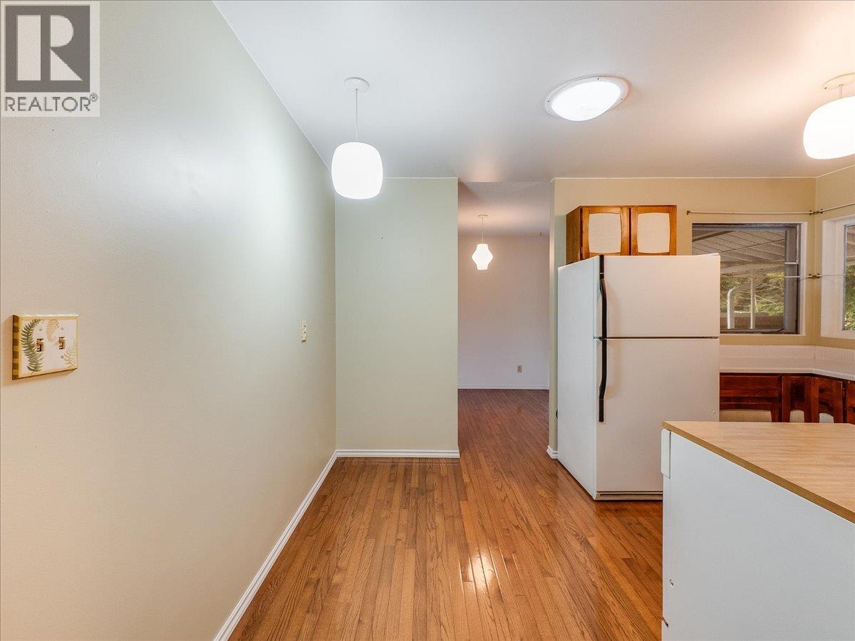 2242 11th Avenue, Castlegar, British Columbia  V1N 3A6 - Photo 17 - 10376492