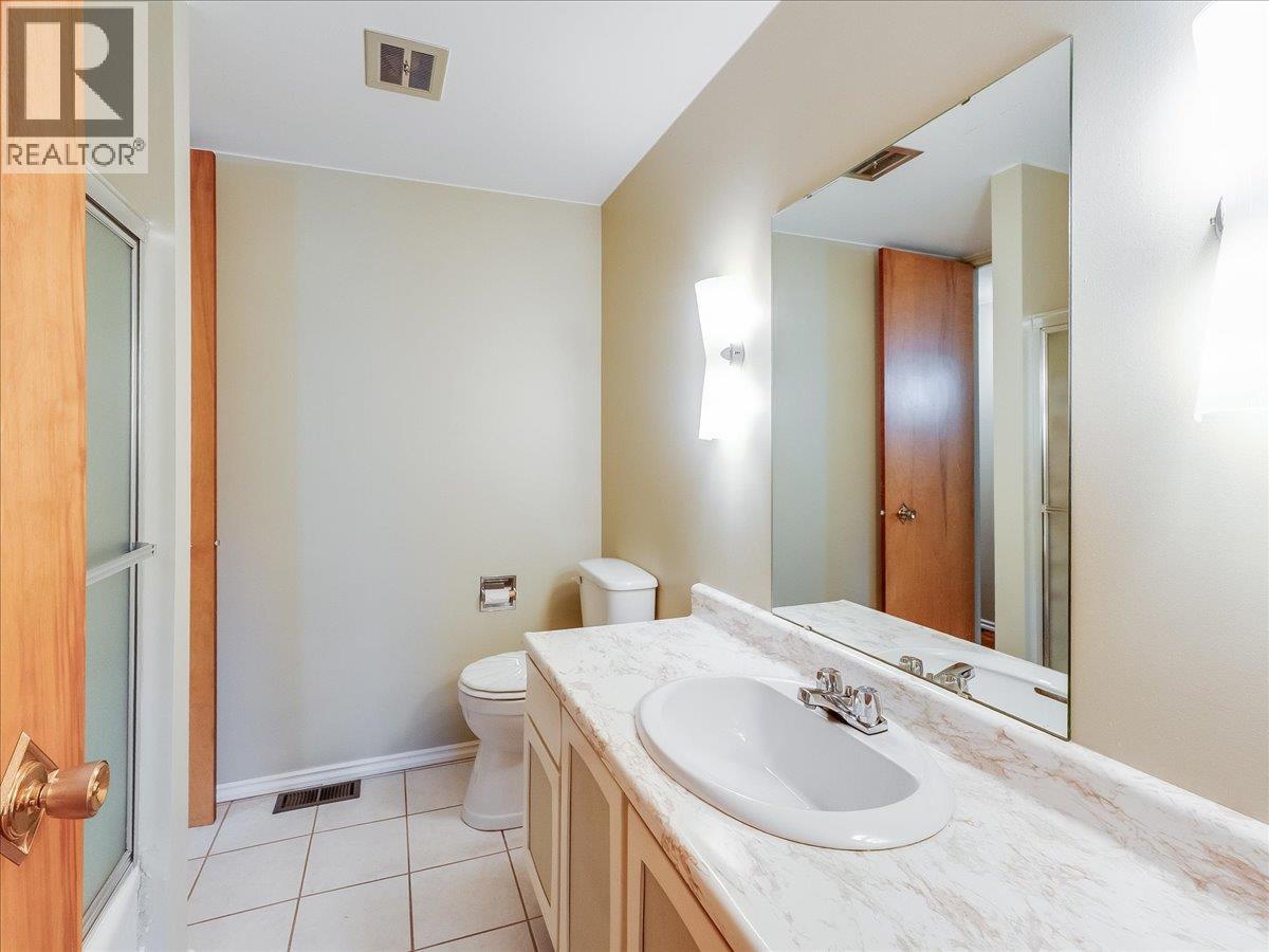 2242 11th Avenue, Castlegar, British Columbia  V1N 3A6 - Photo 20 - 10376492