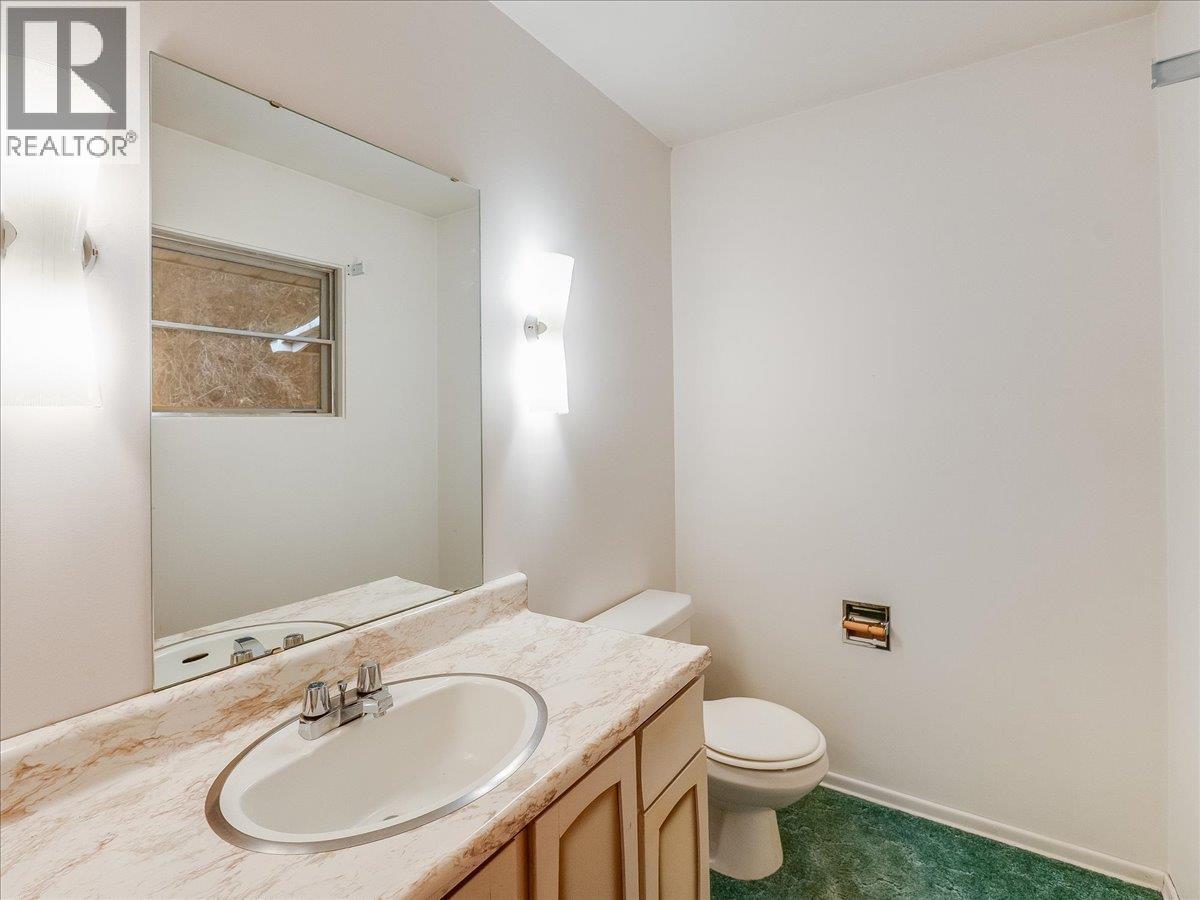 2242 11th Avenue, Castlegar, British Columbia  V1N 3A6 - Photo 24 - 10376492