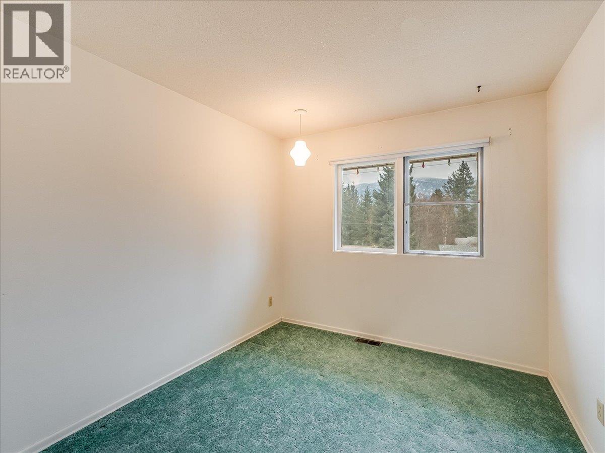 2242 11th Avenue, Castlegar, British Columbia  V1N 3A6 - Photo 25 - 10376492