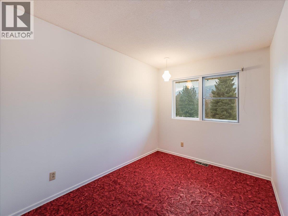 2242 11th Avenue, Castlegar, British Columbia  V1N 3A6 - Photo 27 - 10376492