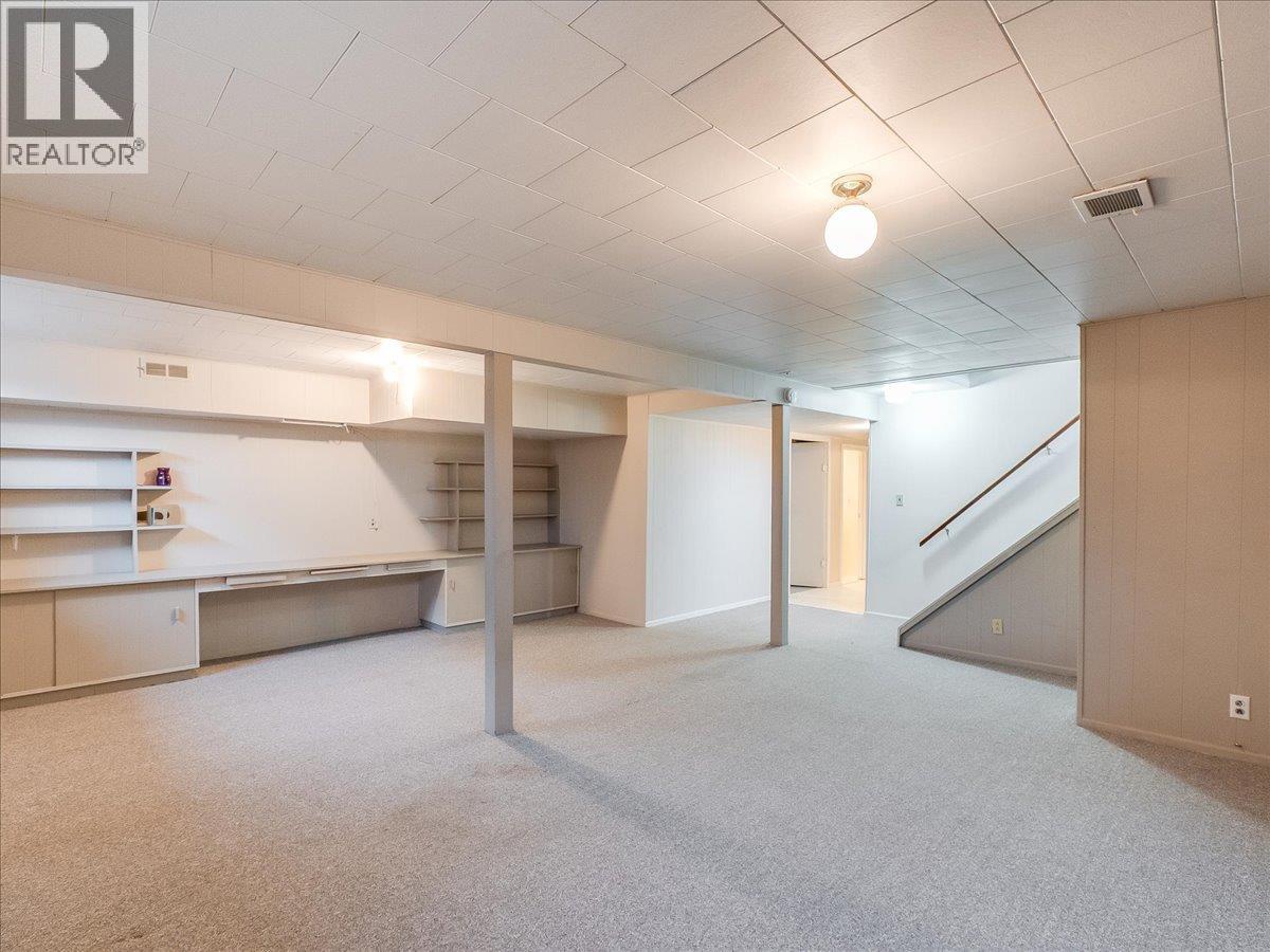 2242 11th Avenue, Castlegar, British Columbia  V1N 3A6 - Photo 34 - 10376492