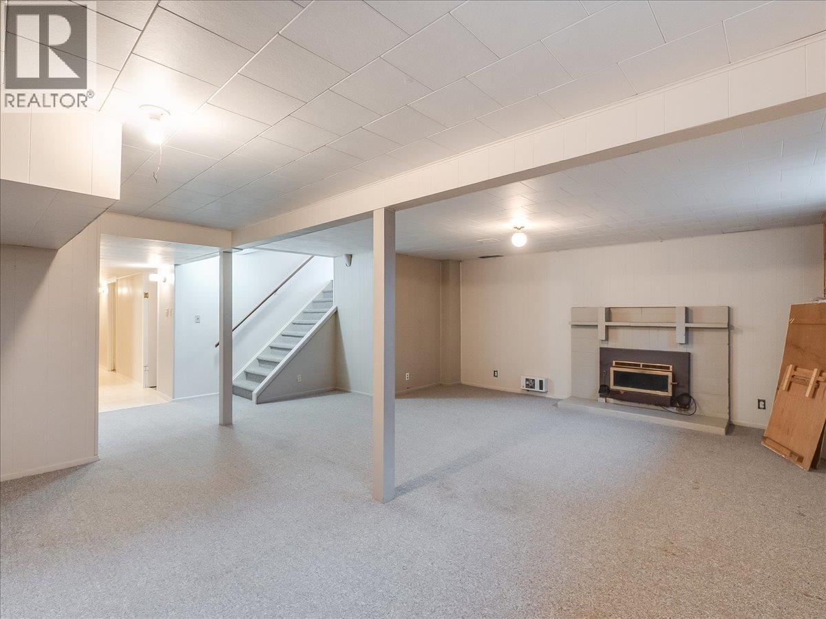 2242 11th Avenue, Castlegar, British Columbia  V1N 3A6 - Photo 36 - 10376492