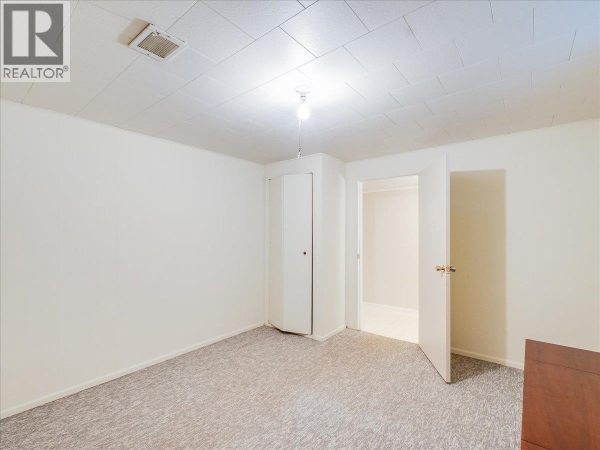 2242 11th Avenue, Castlegar, British Columbia  V1N 3A6 - Photo 37 - 10376492