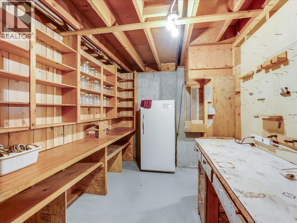 2242 11th Avenue, Castlegar, British Columbia  V1N 3A6 - Photo 42 - 10376492