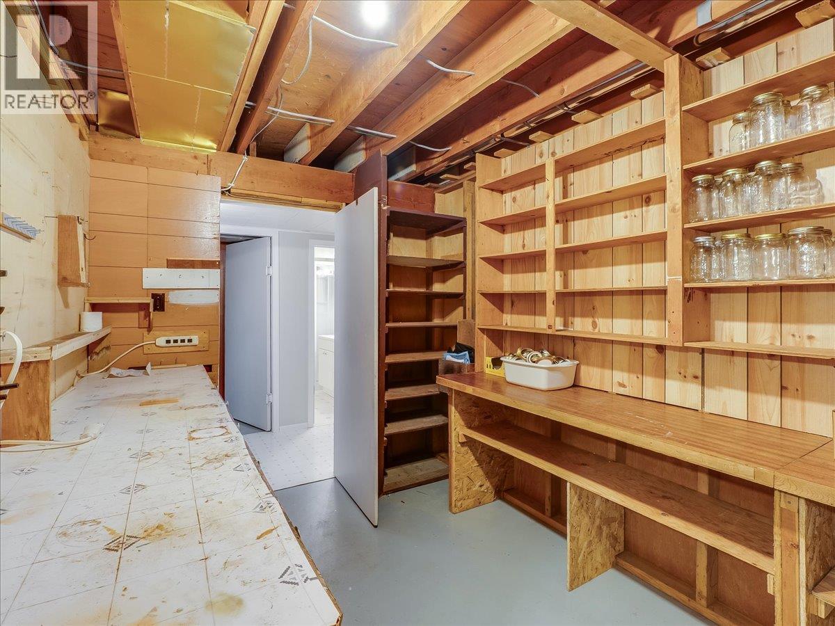 2242 11th Avenue, Castlegar, British Columbia  V1N 3A6 - Photo 44 - 10376492