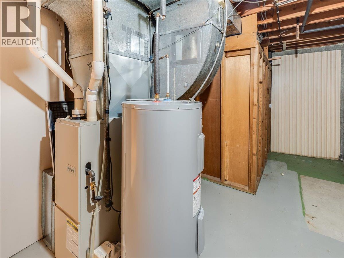 2242 11th Avenue, Castlegar, British Columbia  V1N 3A6 - Photo 45 - 10376492