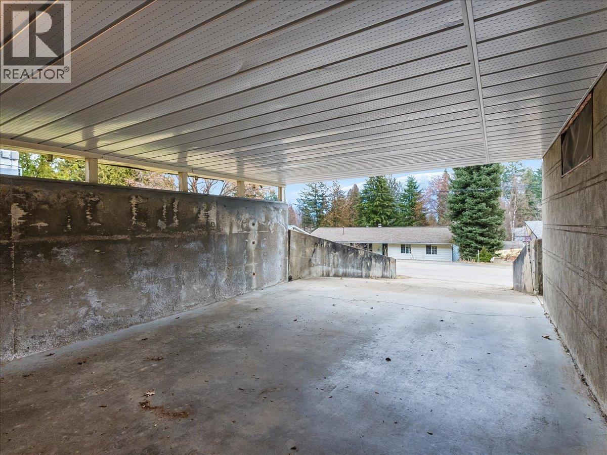 2242 11th Avenue, Castlegar, British Columbia  V1N 3A6 - Photo 48 - 10376492