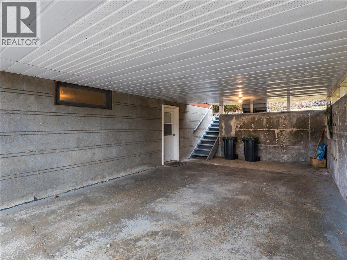 2242 11th Avenue, Castlegar, British Columbia  V1N 3A6 - Photo 49 - 10376492