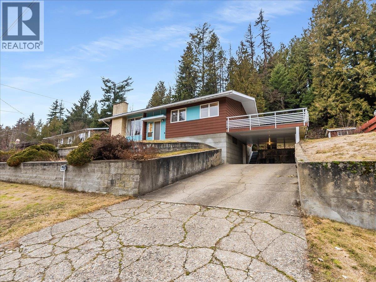 2242 11th Avenue, Castlegar, British Columbia  V1N 3A6 - Photo 50 - 10376492