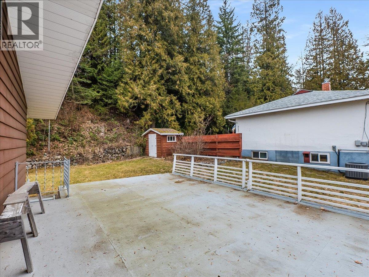 2242 11th Avenue, Castlegar, British Columbia  V1N 3A6 - Photo 62 - 10376492