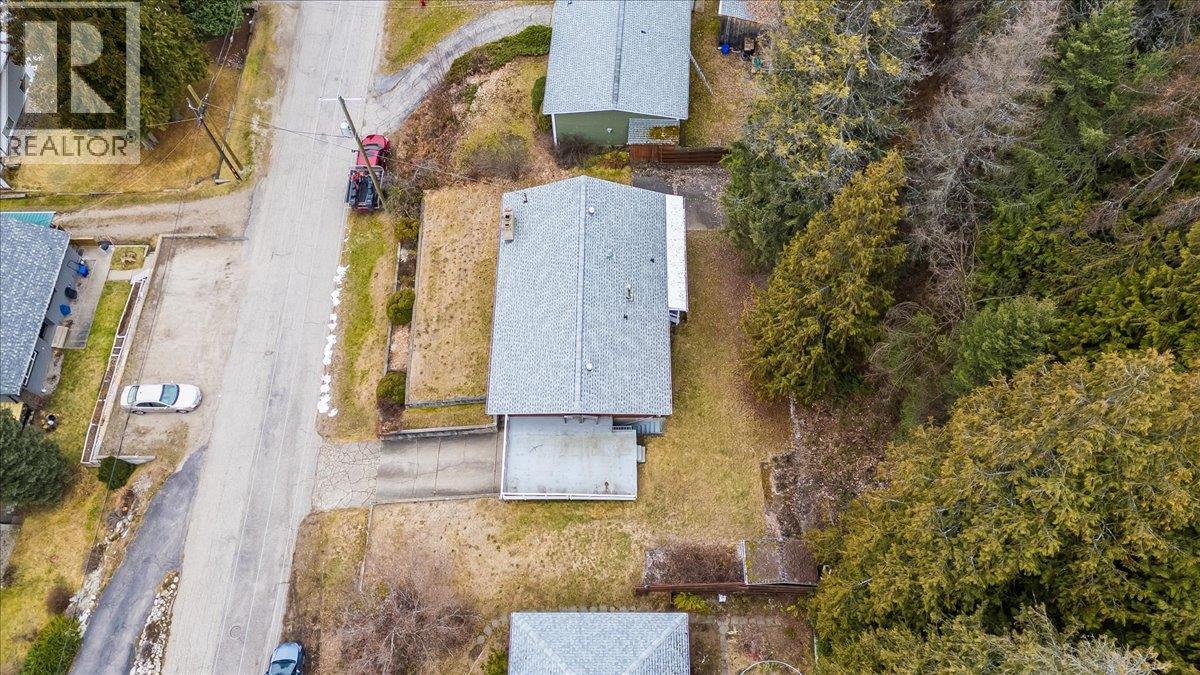 2242 11th Avenue, Castlegar, British Columbia  V1N 3A6 - Photo 68 - 10376492