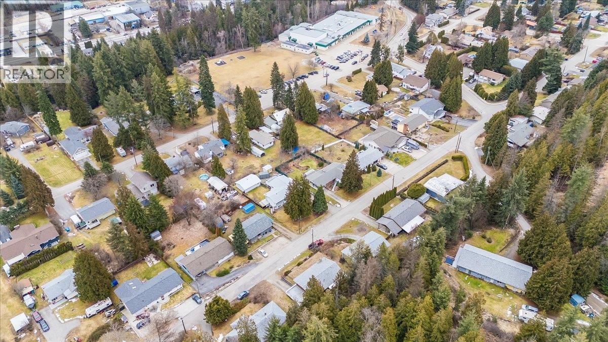 2242 11th Avenue, Castlegar, British Columbia  V1N 3A6 - Photo 69 - 10376492