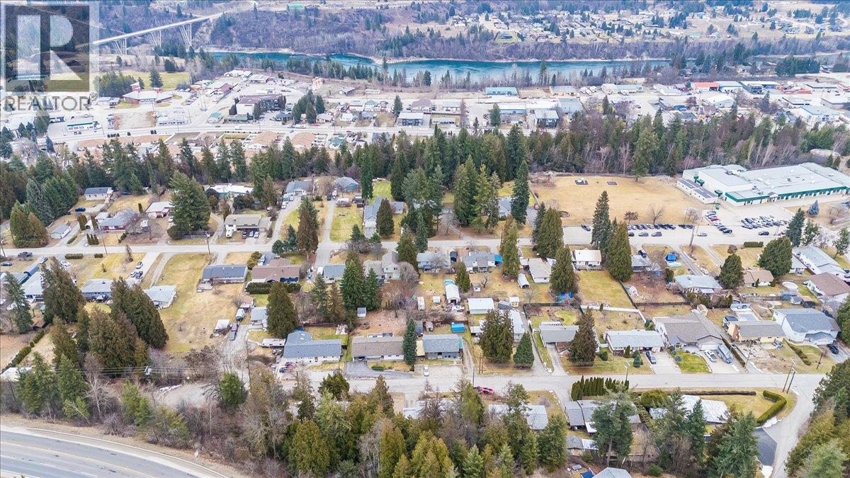 2242 11th Avenue, Castlegar, British Columbia  V1N 3A6 - Photo 71 - 10376492