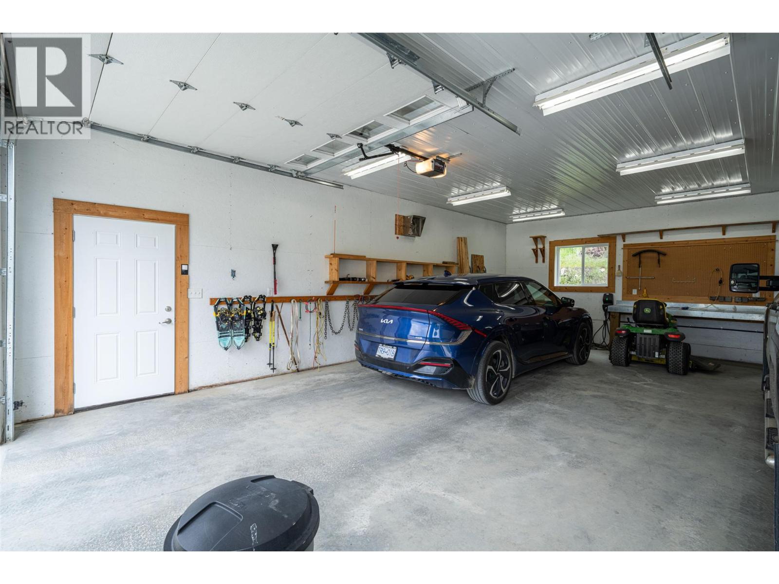 705 Creighton Valley Road, Lumby, British Columbia  V0E 2G1 - Photo 12 - 10377038